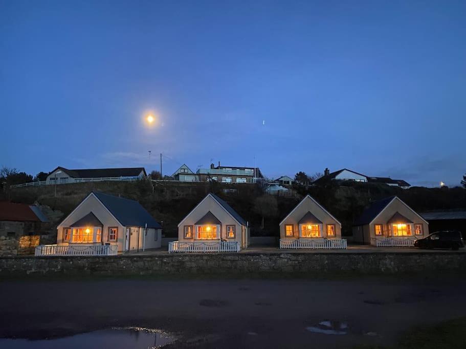 Dolphin View Cottages Portmahomack エクステリア 写真