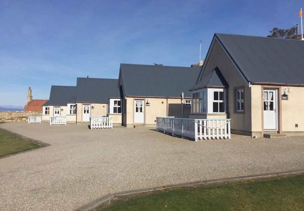 Dolphin View Cottages Portmahomack エクステリア 写真